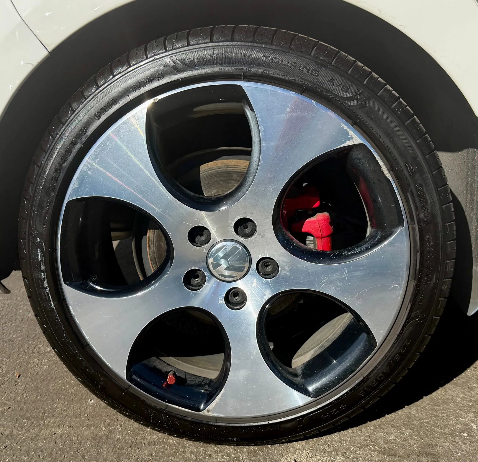 Used 2011 Volkswagen Golf 4-Door image 6