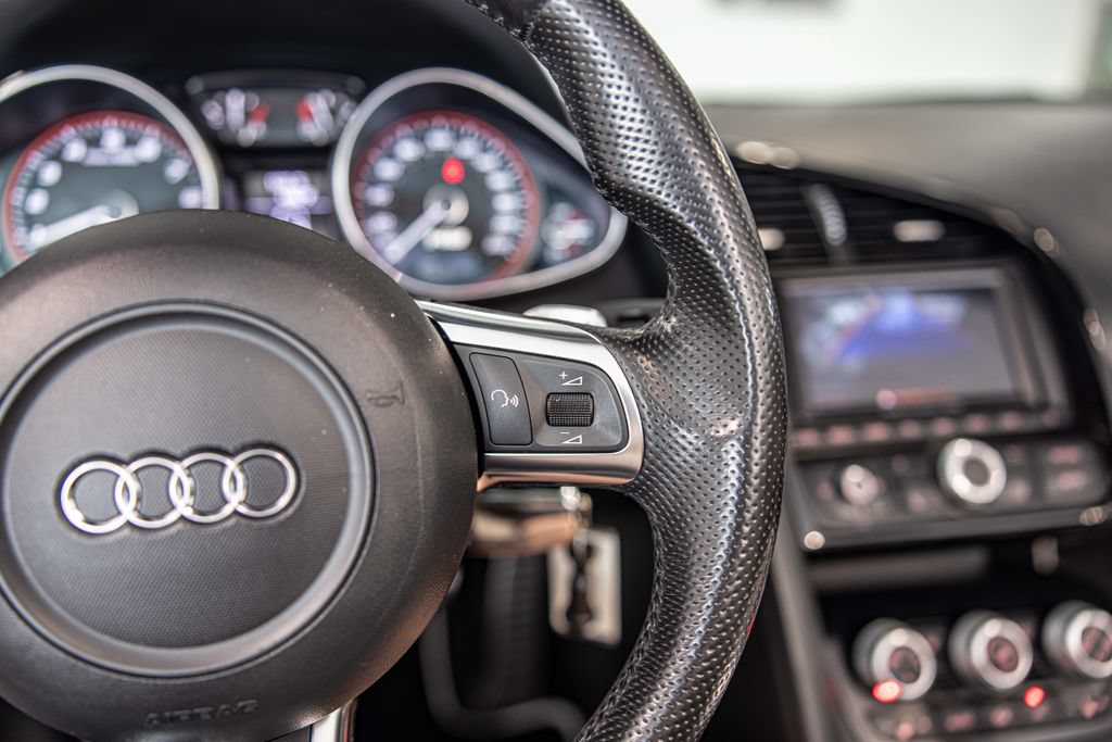 Used 2012 Audi R8 V10 AWD/4WD image 25