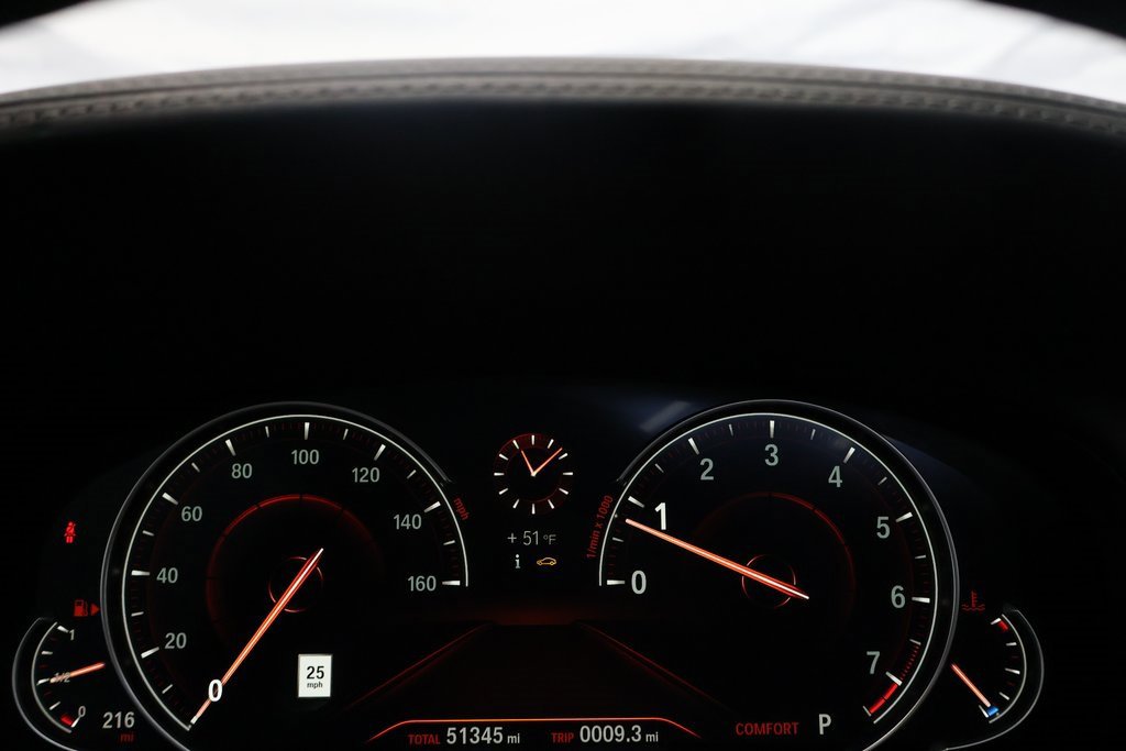 Used 2017 BMW 750i image 20