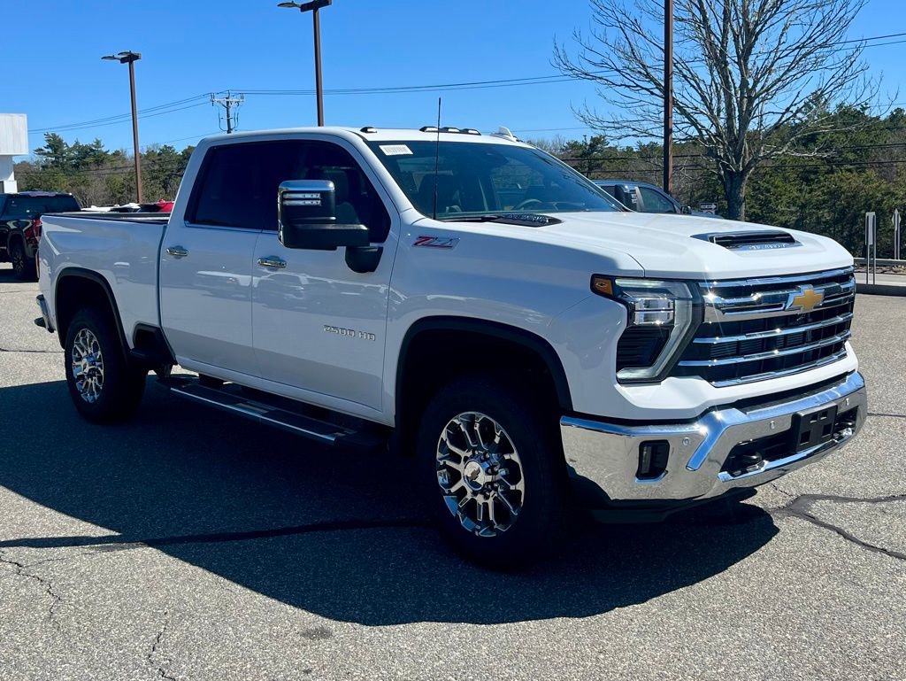 New 2026 Chevrolet Silverado 2500 LTZ w/ LTZ Premium Package AWD/4WD image 7