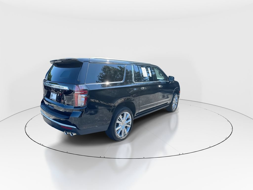 Used 2024 Chevrolet Suburban High Country AWD/4WD image 8
