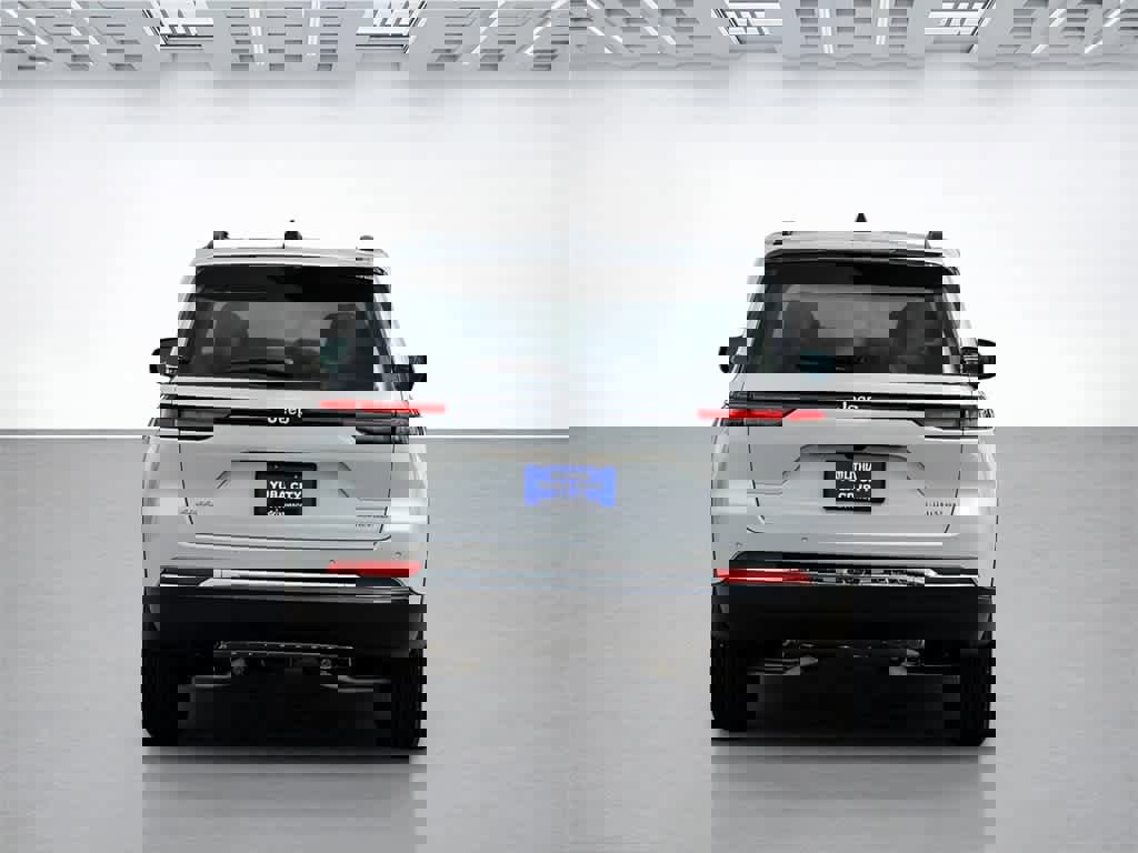 New 2025 Jeep Grand Cherokee Limited w/ Luxury Tech Group II image 4