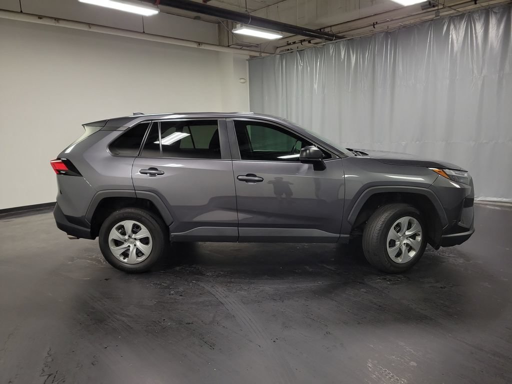 Used 2023 Toyota RAV4 LE AWD/4WD image 9