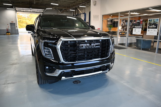 New 2026 GMC Yukon XL Denali w/ Denali Reserve Package AWD/4WD image 3