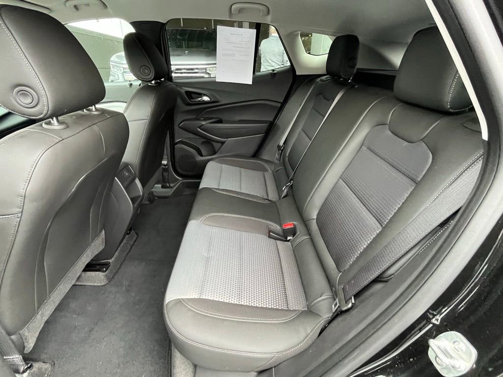 Used 2024 Chevrolet Trax LT w/ LT Convenience Package image 11