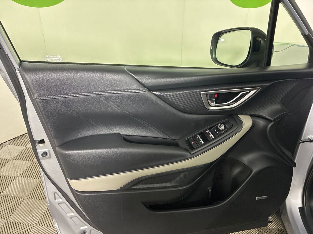 Used 2023 Subaru Forester Limited AWD/4WD image 23