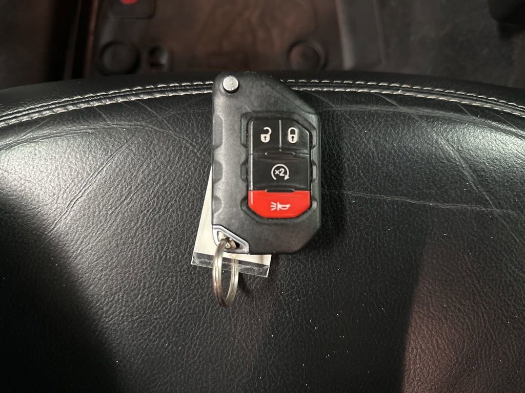 Used 2018 Jeep Wrangler Unlimited Sahara image 38