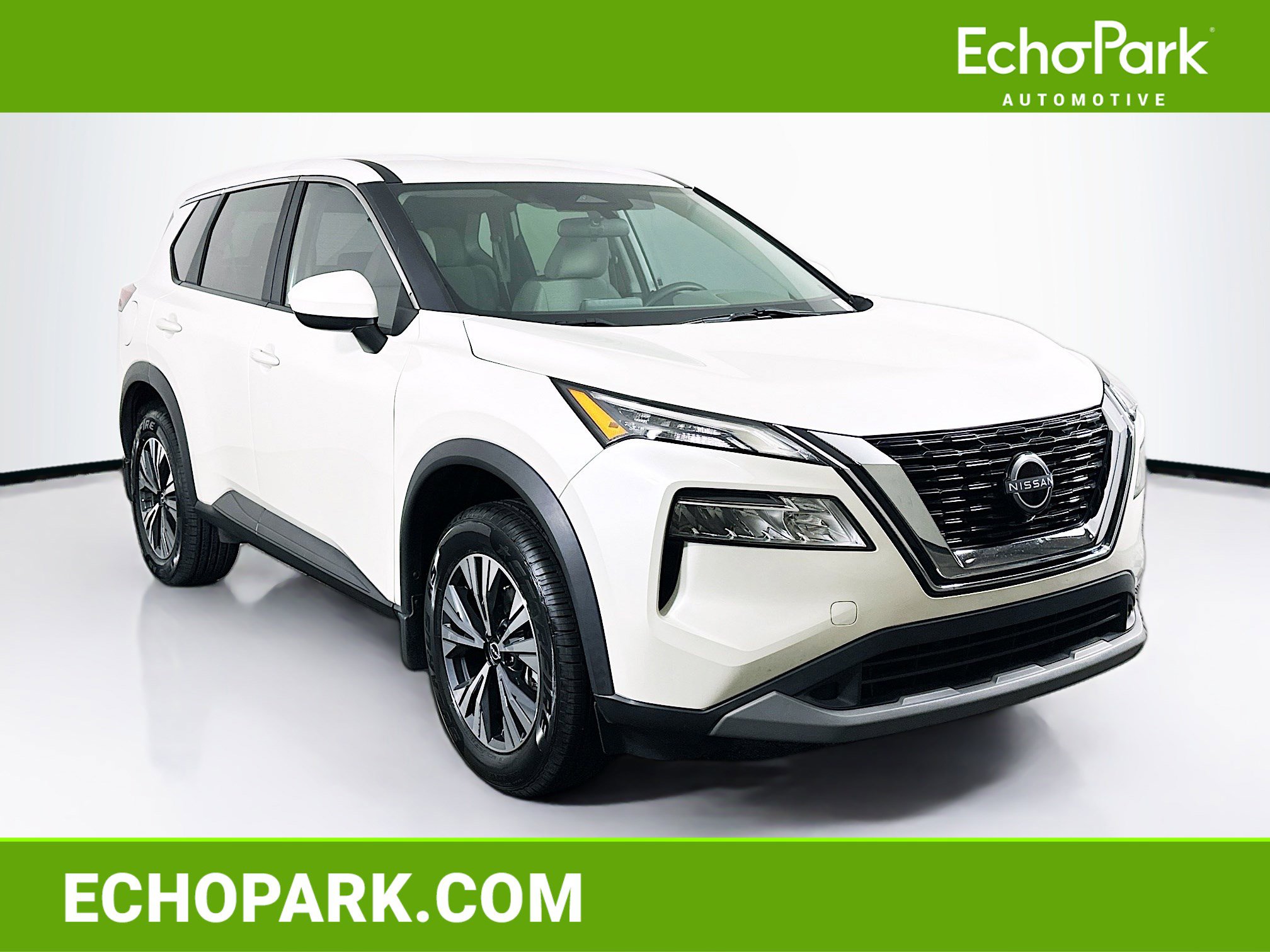 Used 2023 Nissan Rogue SV image 1