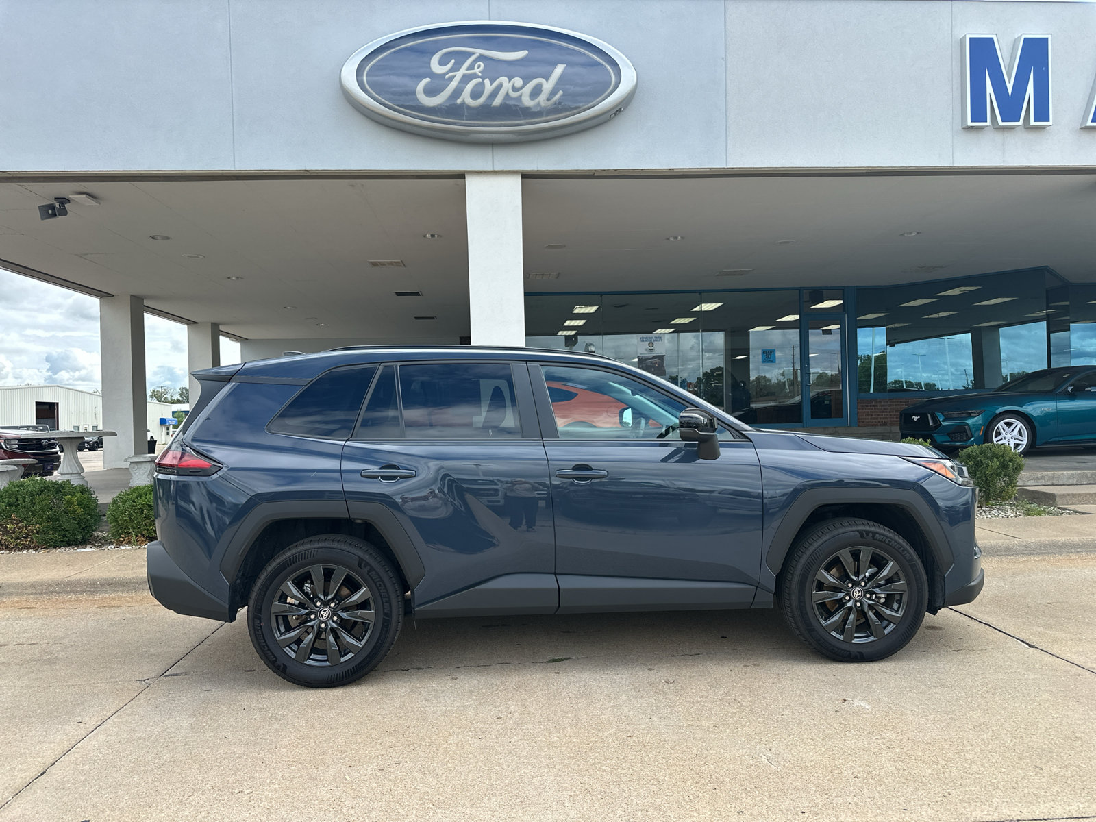 Used 2026 Toyota RAV4 XLE Premium FWD image 9