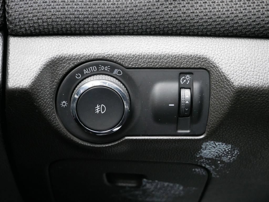 Used 2015 Chevrolet Cruze LTZ w/ Sun, Sound and Sport Package FWD image 29