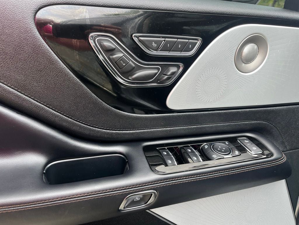 Used 2023 Lincoln Aviator Reserve w/ Equipment Group 201A AWD/4WD image 44