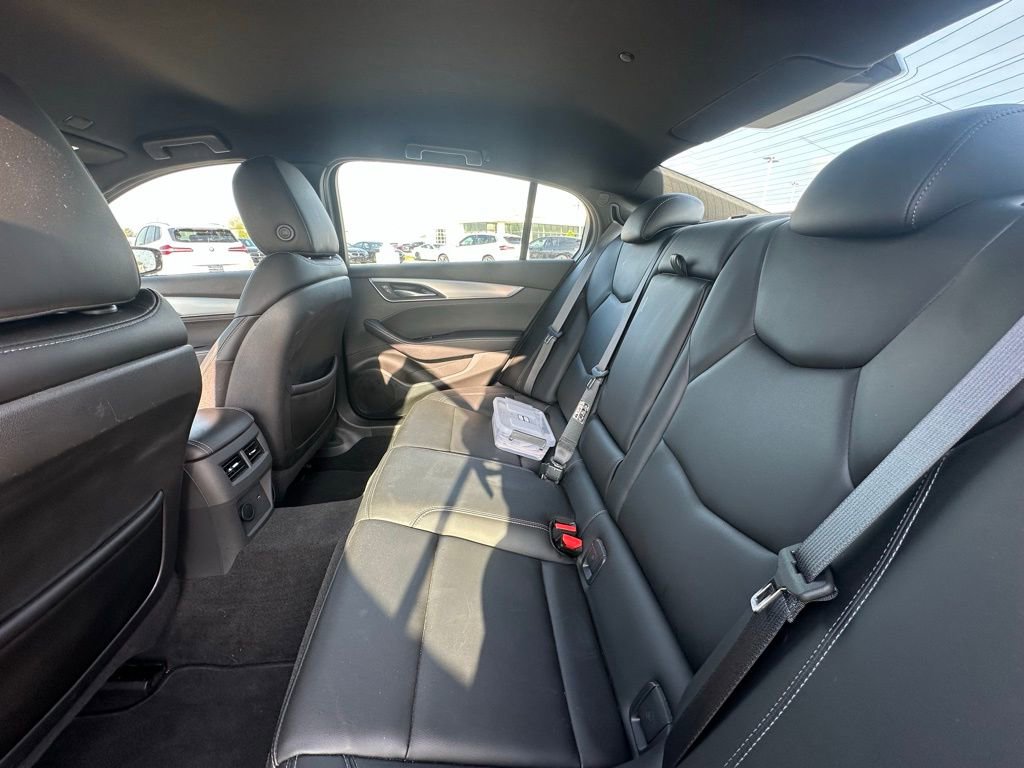 Used 2021 Cadillac CT5 Luxury w/ Cold Weather Package image 8