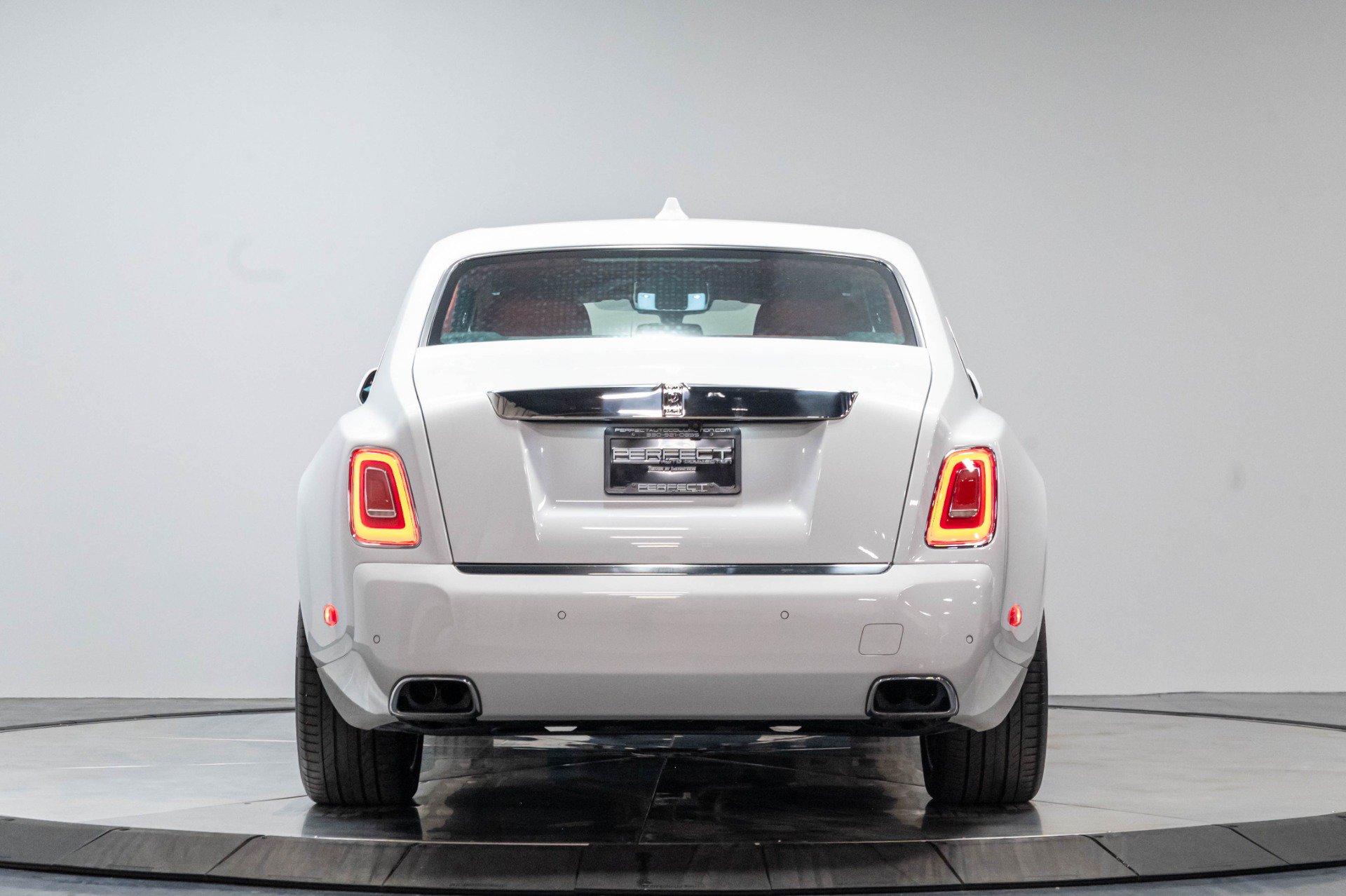 Used 2019 Rolls-Royce Phantom Sedan RWD image 54