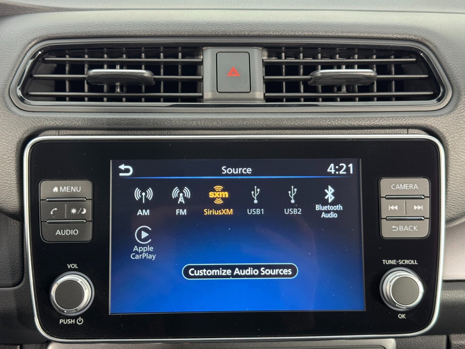 Used 2025 Nissan Leaf S image 21