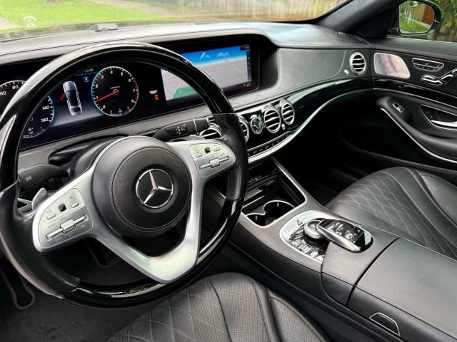 Used 2018 Mercedes-Benz S 560 Sedan w/ Premium Package image 11
