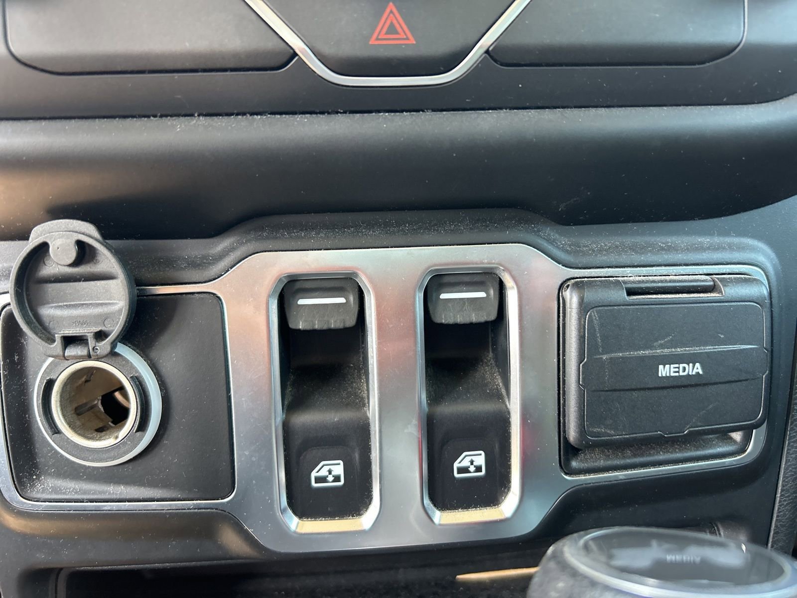 Certified 2020 Jeep Wrangler Sport AWD/4WD image 17