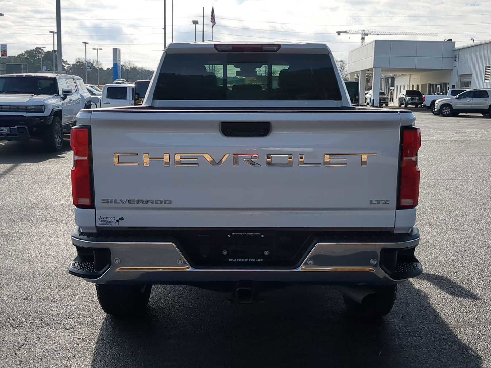 Used 2024 Chevrolet Silverado 2500 LTZ w/ LTZ Plus Package image 7