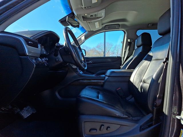 Used 2017 Chevrolet Suburban LT w/ Luxury Package image 16