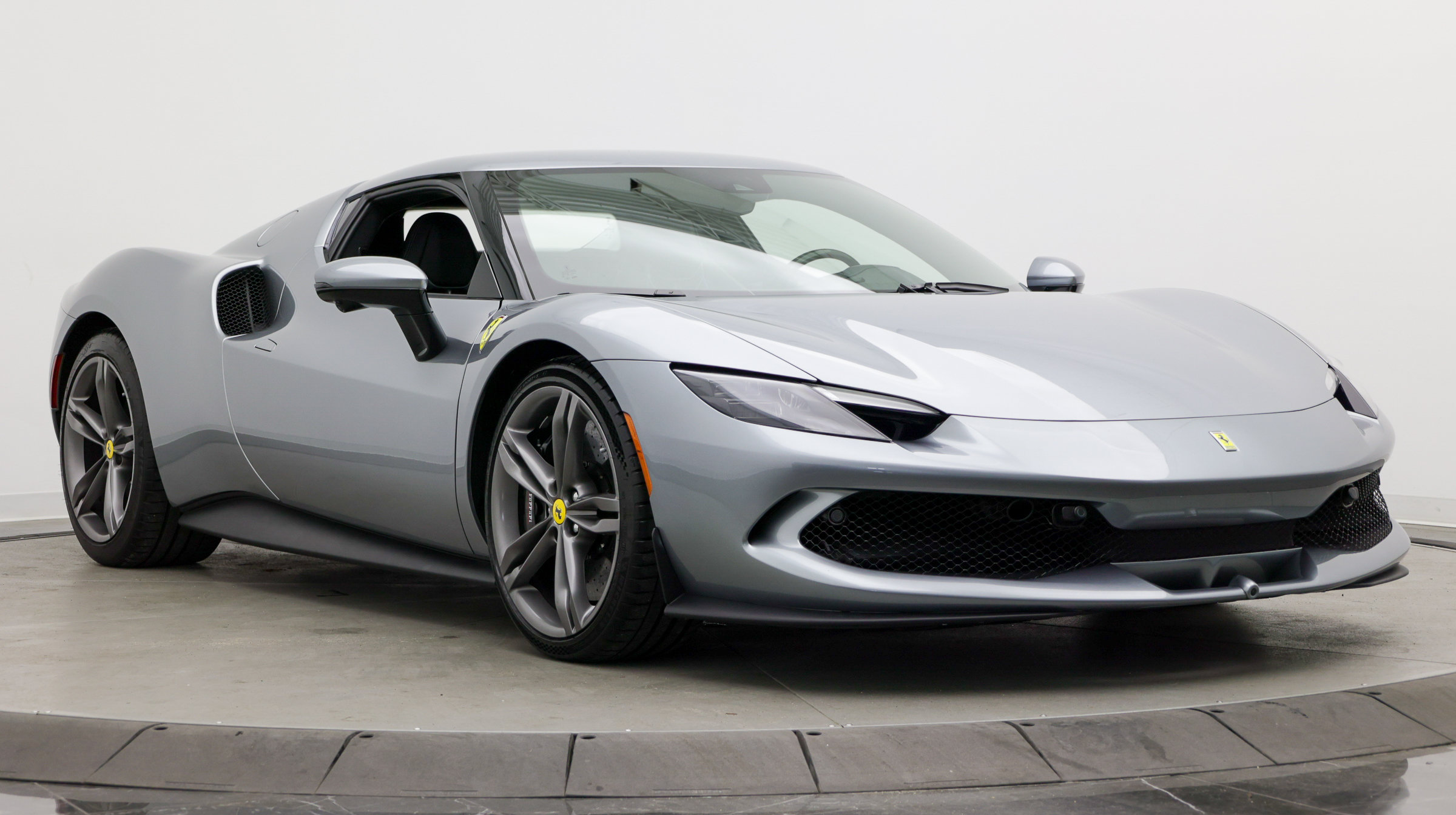 Used 2022 Ferrari 296 GTB RWD image 3