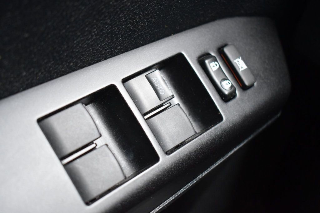 Used 2018 Toyota RAV4 XLE w/ Plus Extra Value Package image 37