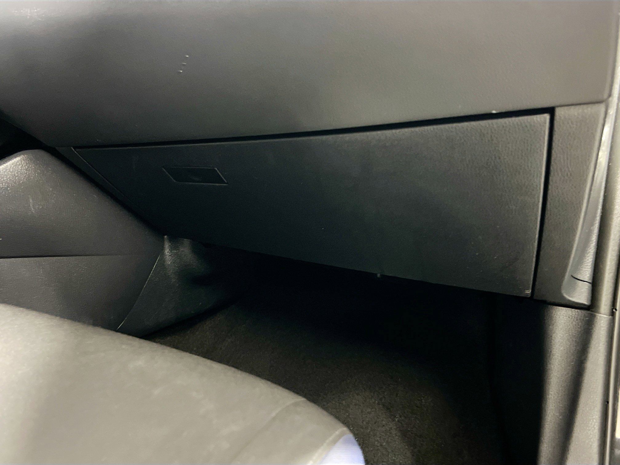 Used 2020 Toyota C-HR XLE image 34