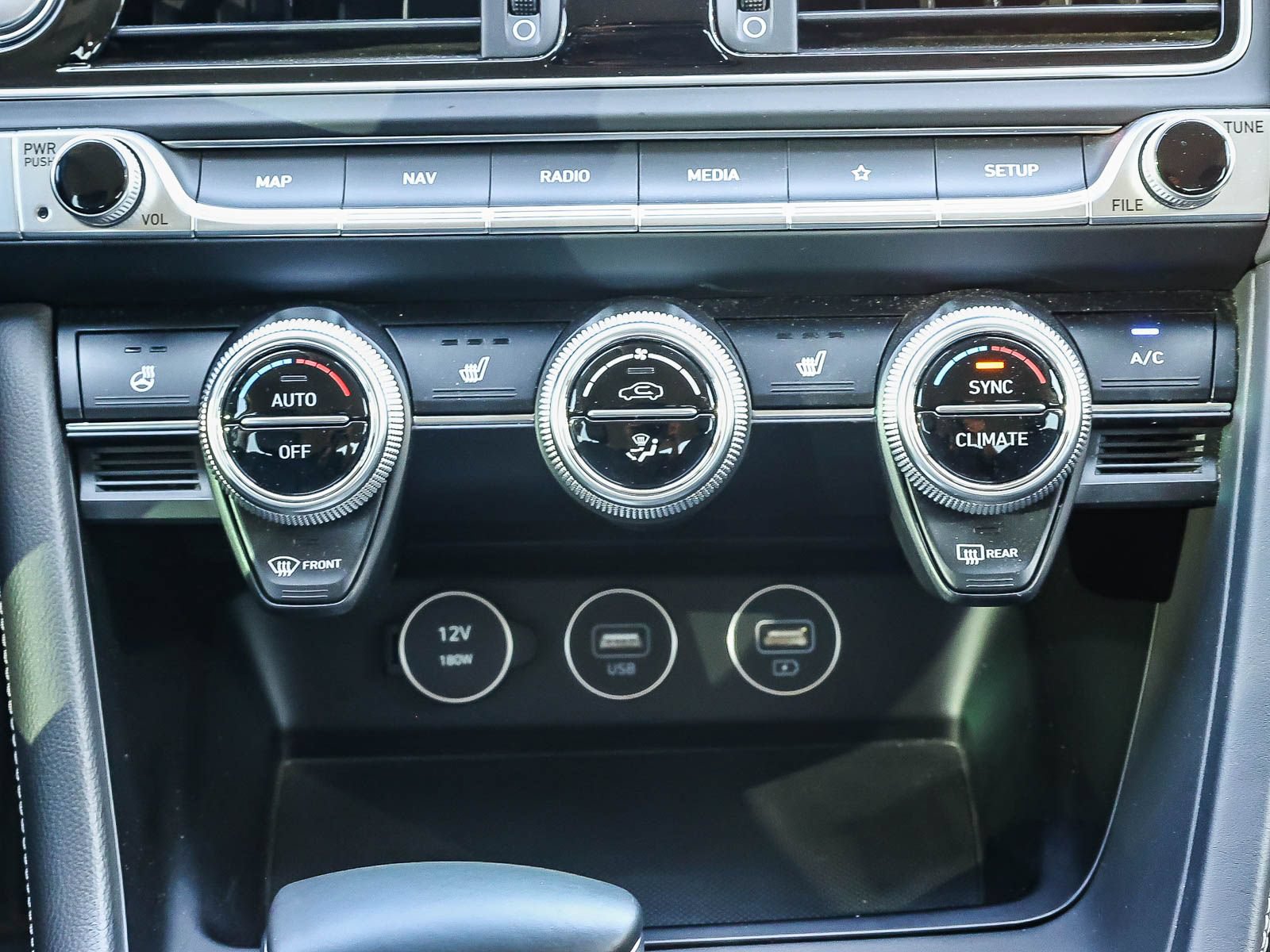 Used 2023 Genesis G70 2.0T AWD/4WD image 15