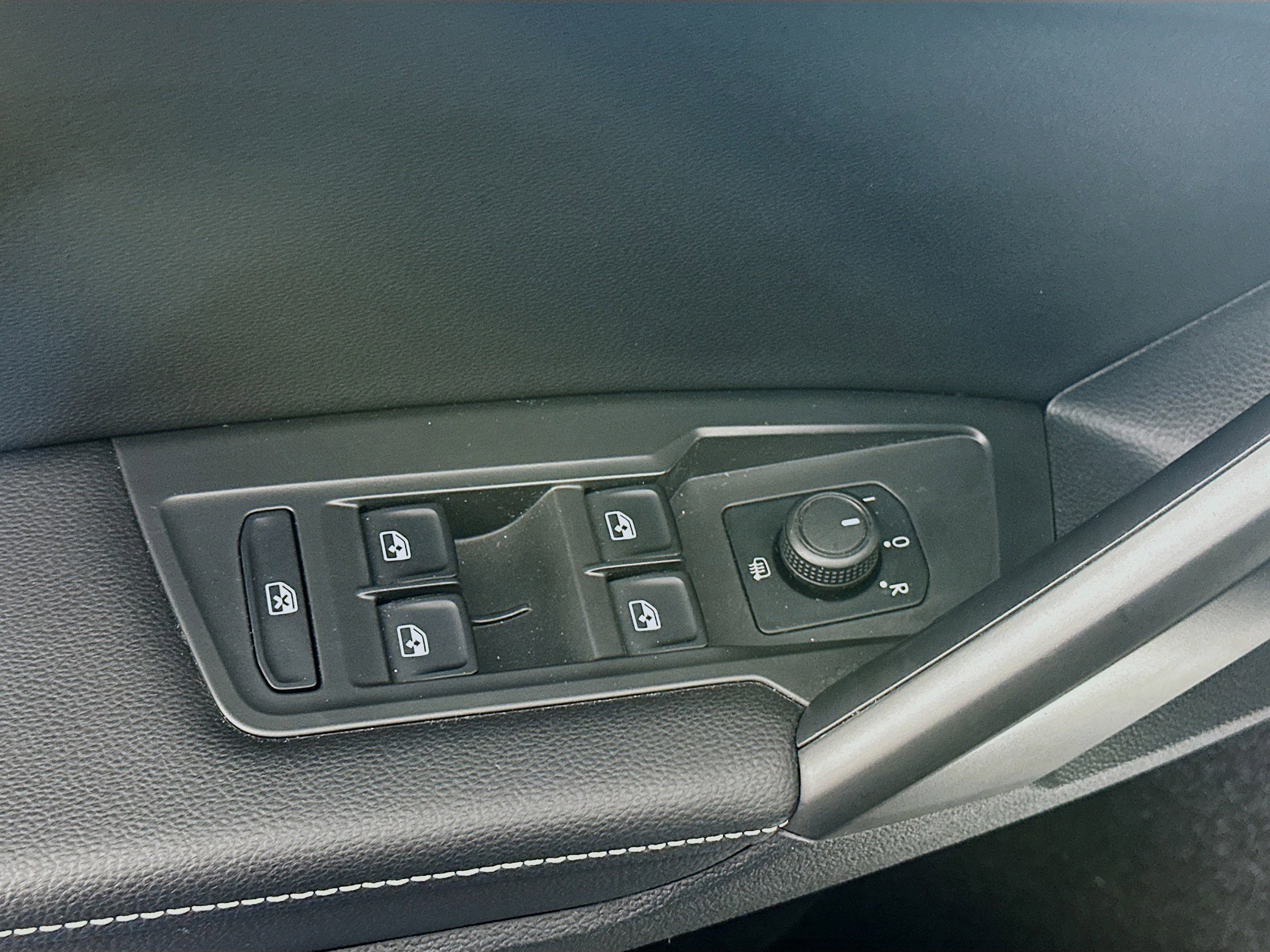 Used 2024 Volkswagen Tiguan S image 15