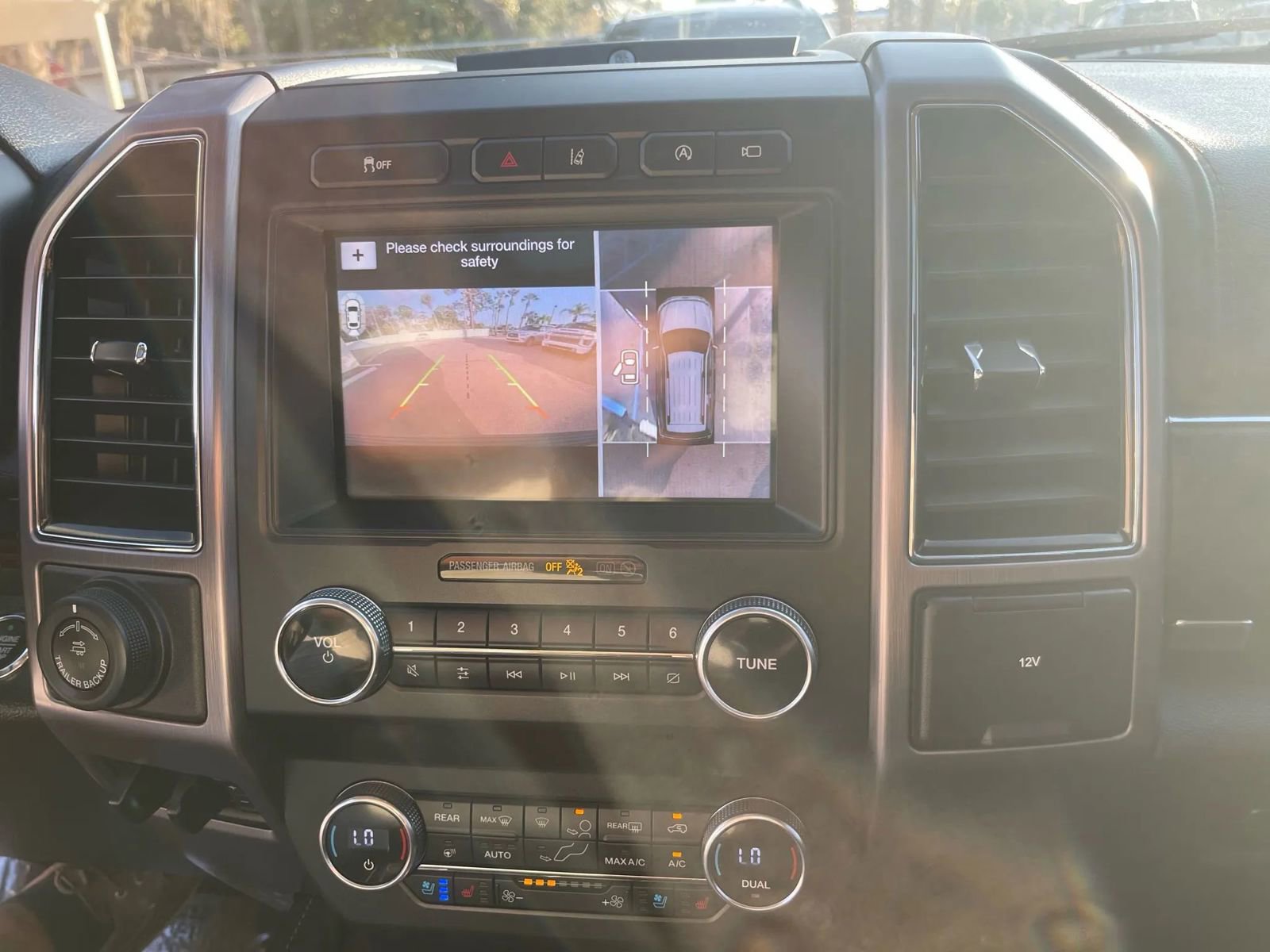 Used 2019 Ford Expedition Platinum image 18