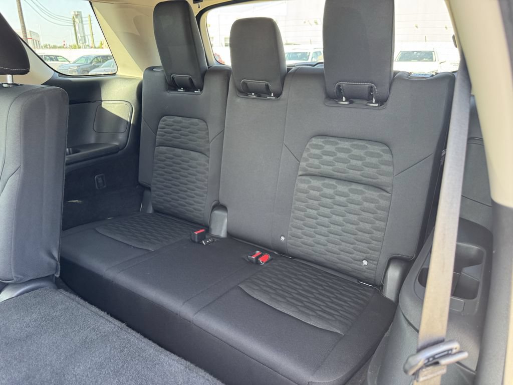 Used 2025 Nissan Pathfinder SV FWD image 25