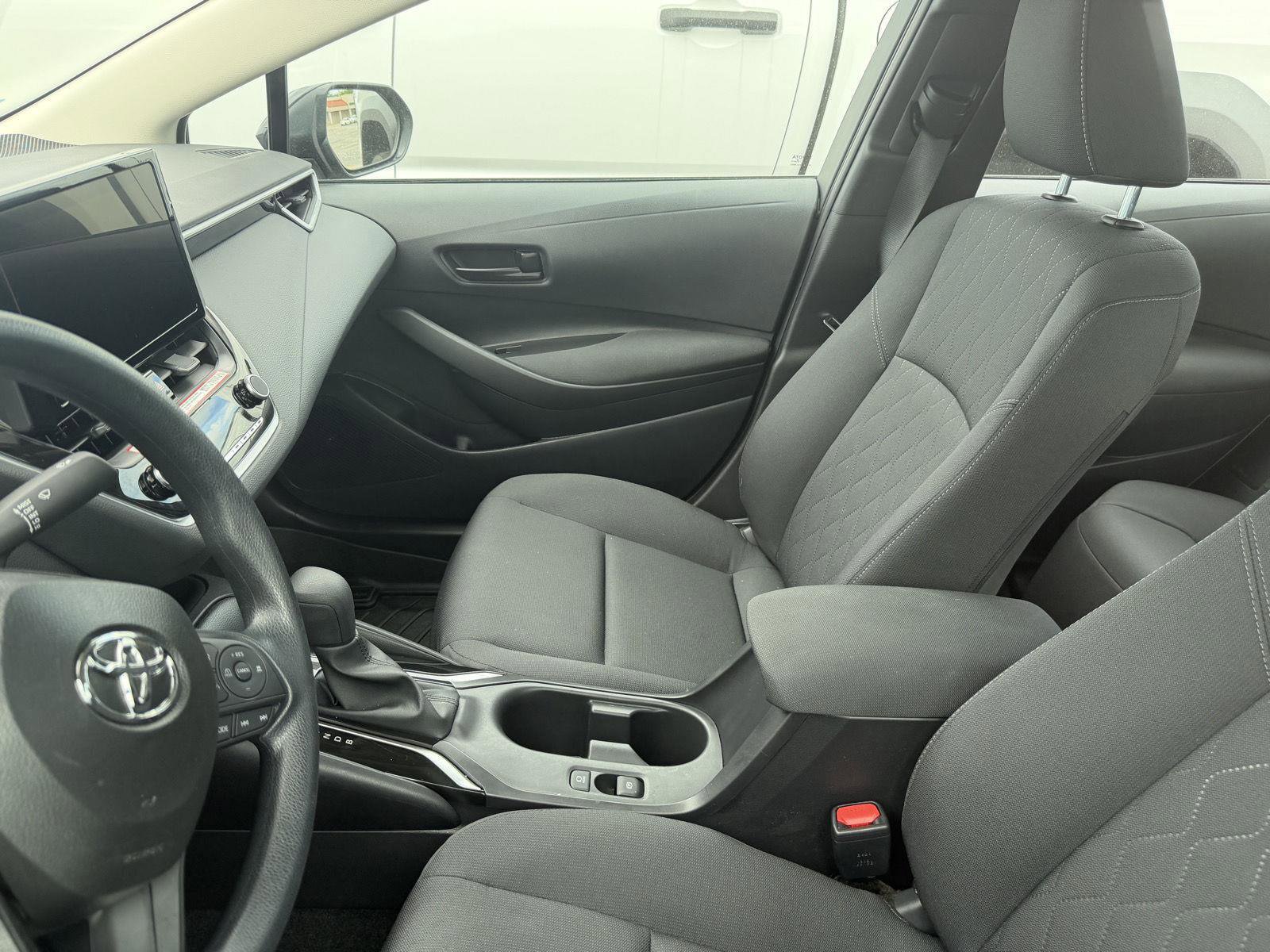 Used 2026 Toyota Corolla LE image 6