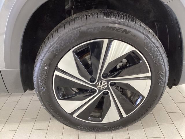 Used 2025 Volkswagen Taos SE w/ Panoramic Sunroof Package image 29