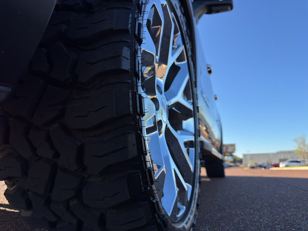 Used 2019 GMC Sierra 1500 SLT w/ SLT Premium Package AWD/4WD image 9