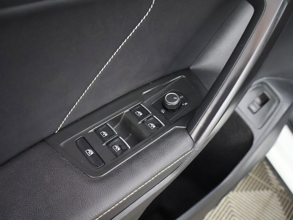Used 2024 Volkswagen Tiguan SE R-Line FWD image 38