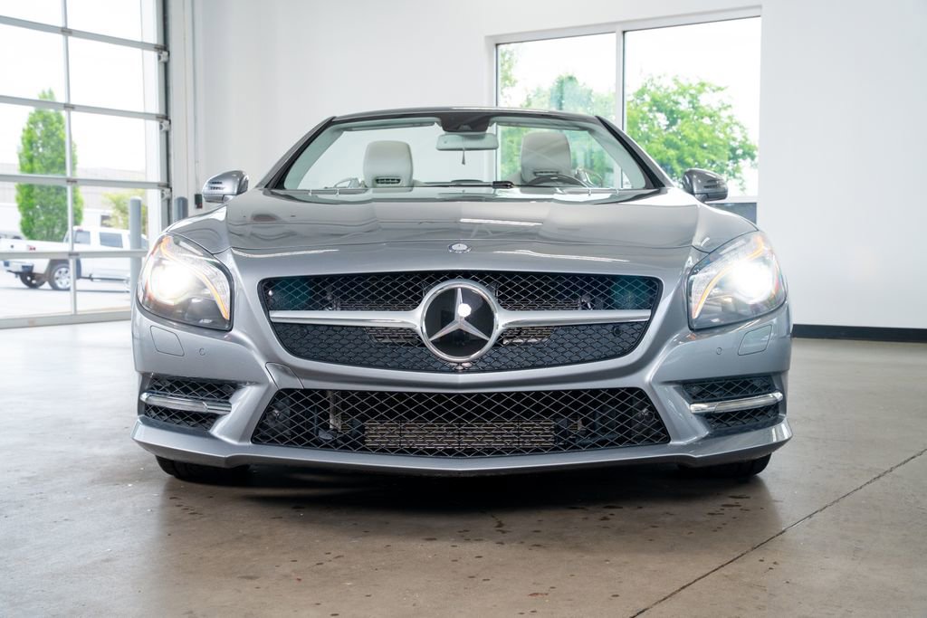 Used 2014 Mercedes-Benz SL 550 image 4