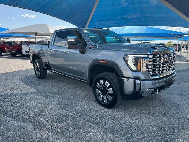 Used 2026 GMC Sierra 2500 Denali AWD/4WD image 3