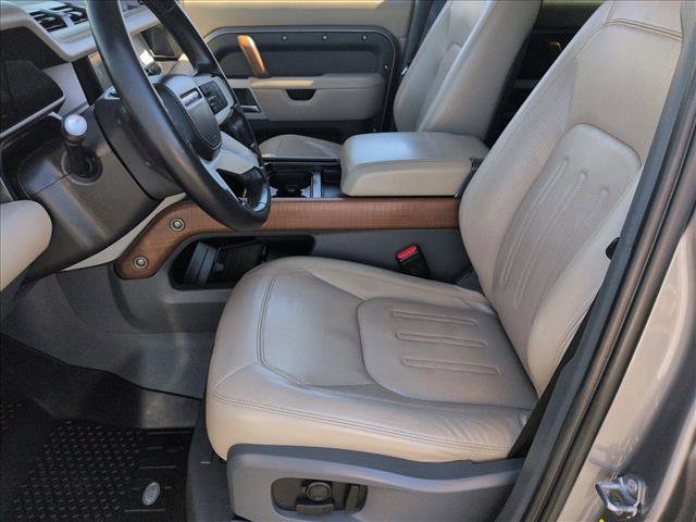 Used 2020 Land Rover Defender 110 HSE AWD/4WD image 25