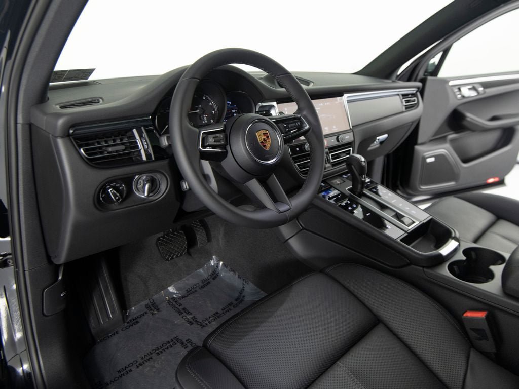 New 2026 Porsche Macan AWD/4WD image 16