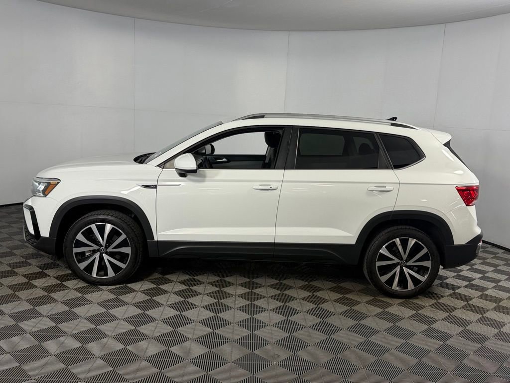 Used 2024 Volkswagen Taos SE FWD image 10
