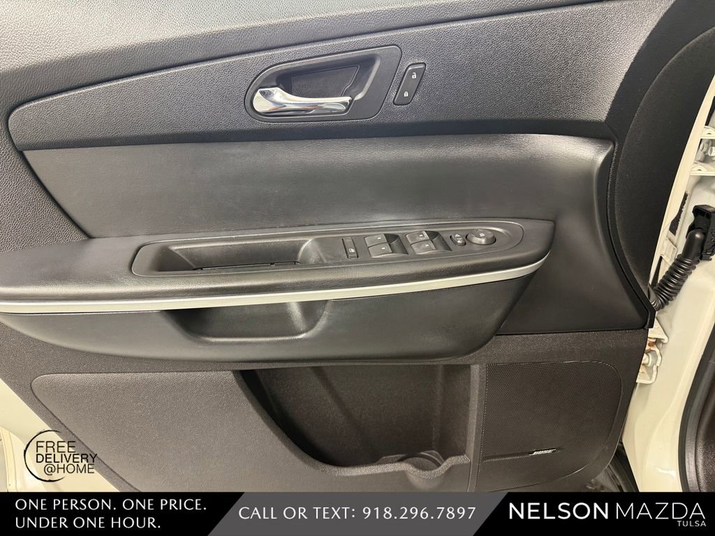 Used 2011 GMC Acadia SLT FWD image 18