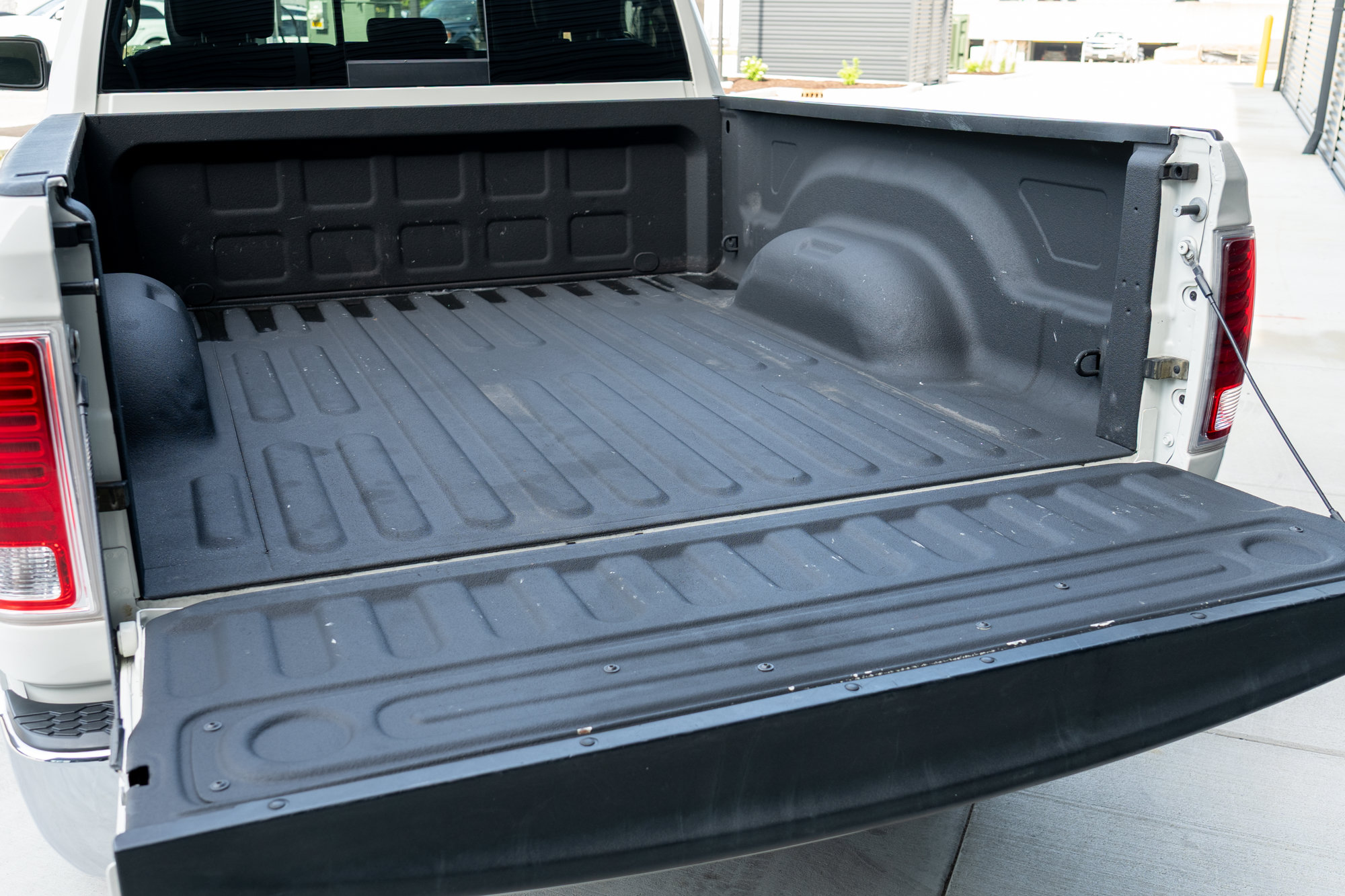 Used 2016 RAM 1500 Laramie w/ Convenience Group AWD/4WD image 6