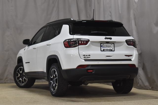 Certified 2025 Jeep Compass Trailhawk image 2