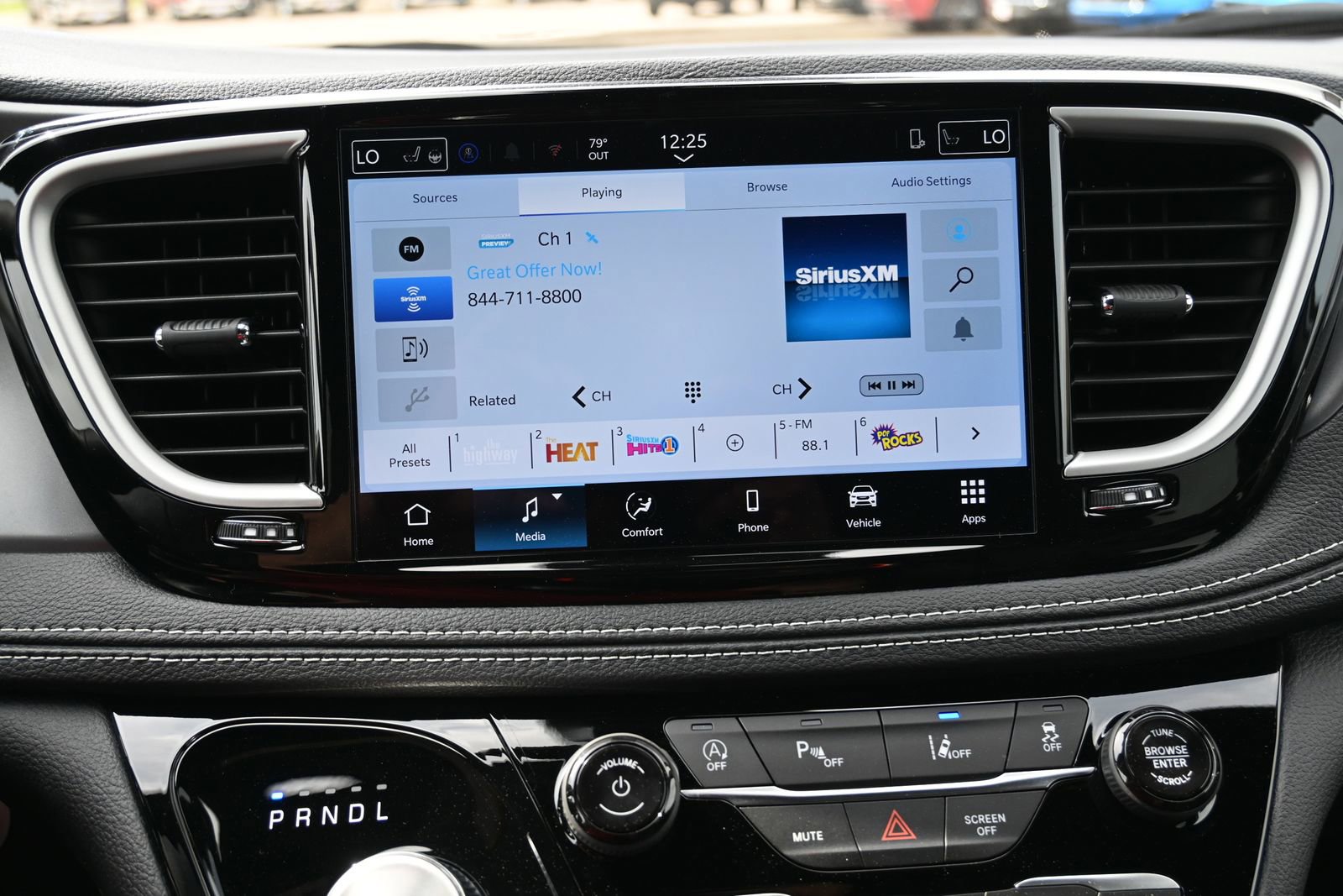 New 2026 Chrysler Pacifica Select image 12