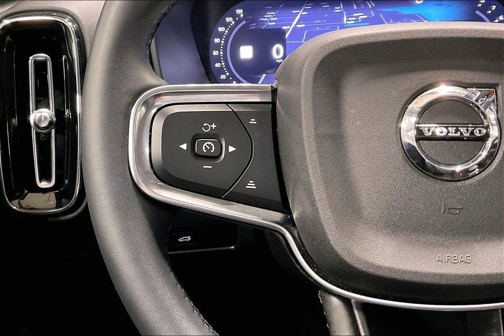Certified 2026 Volvo XC40 B5 Plus w/ Protection Package Premier AWD/4WD image 11
