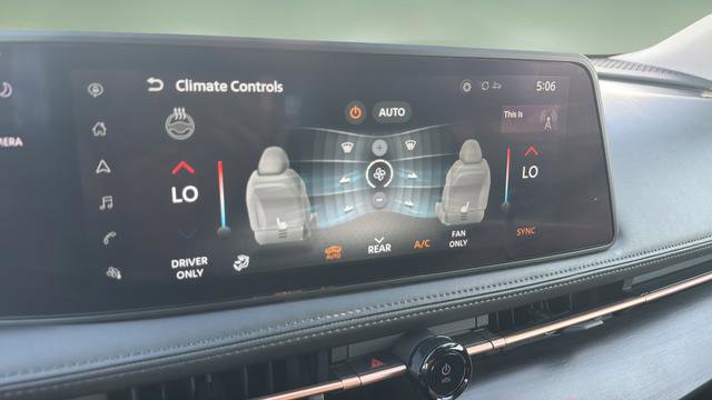 Used 2025 Nissan Ariya AWD image 22