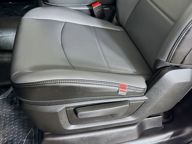 Used 2024 RAM 3500 Tradesman w/ Chrome Appearance Group image 18