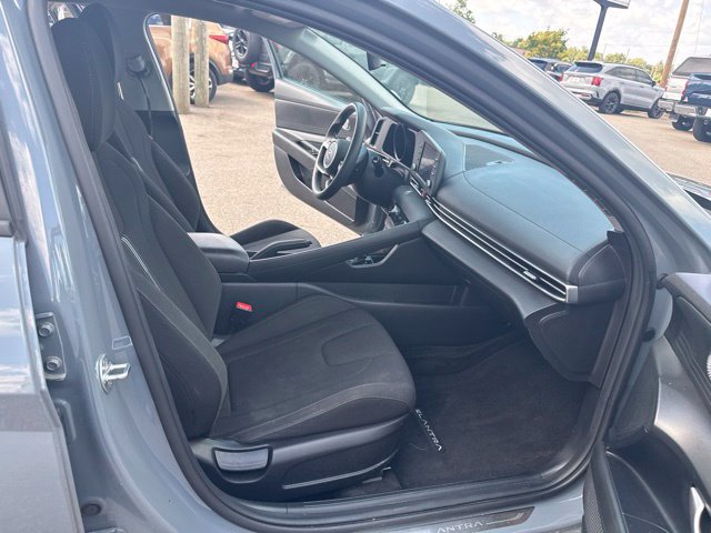 Used 2022 Hyundai Elantra SEL FWD image 12