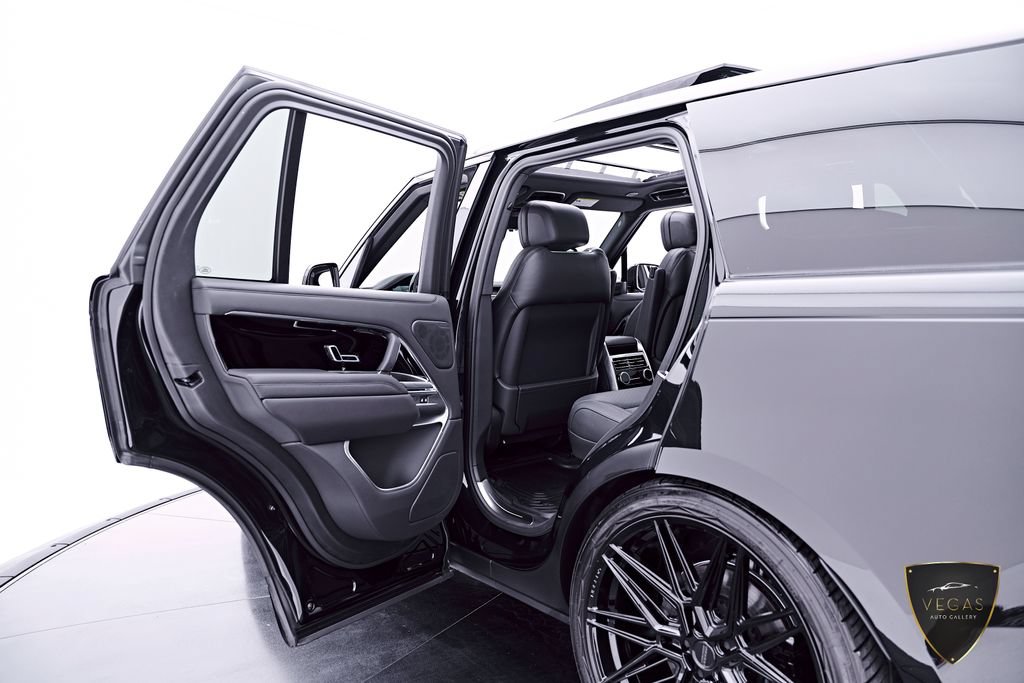 Used 2025 Land Rover Range Rover SE AWD/4WD image 34
