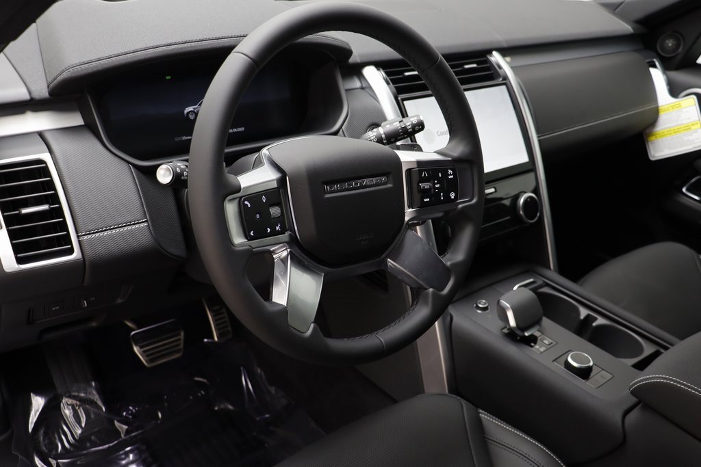 New 2025 Land Rover Discovery Dynamic SE image 7