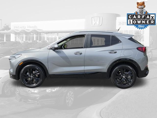 Used 2024 Buick Encore GX Sport Touring FWD image 2