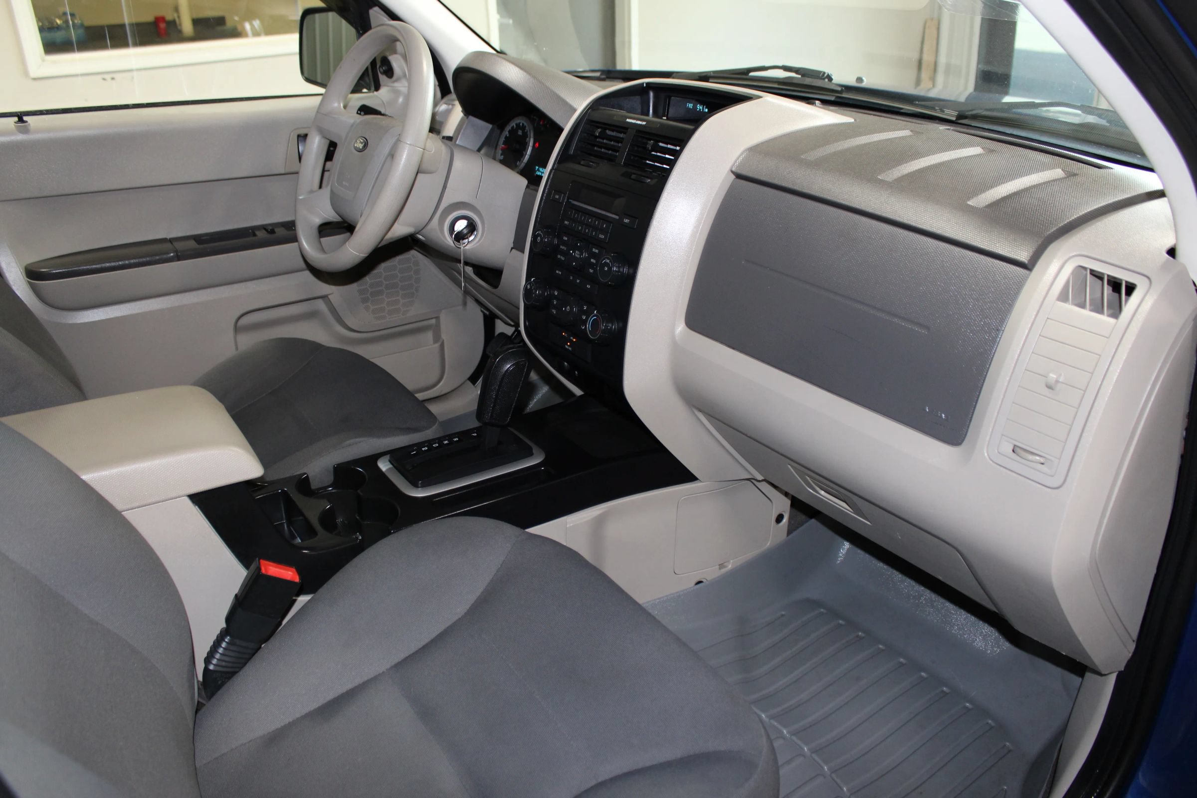 Used 2008 Ford Escape XLS FWD image 23